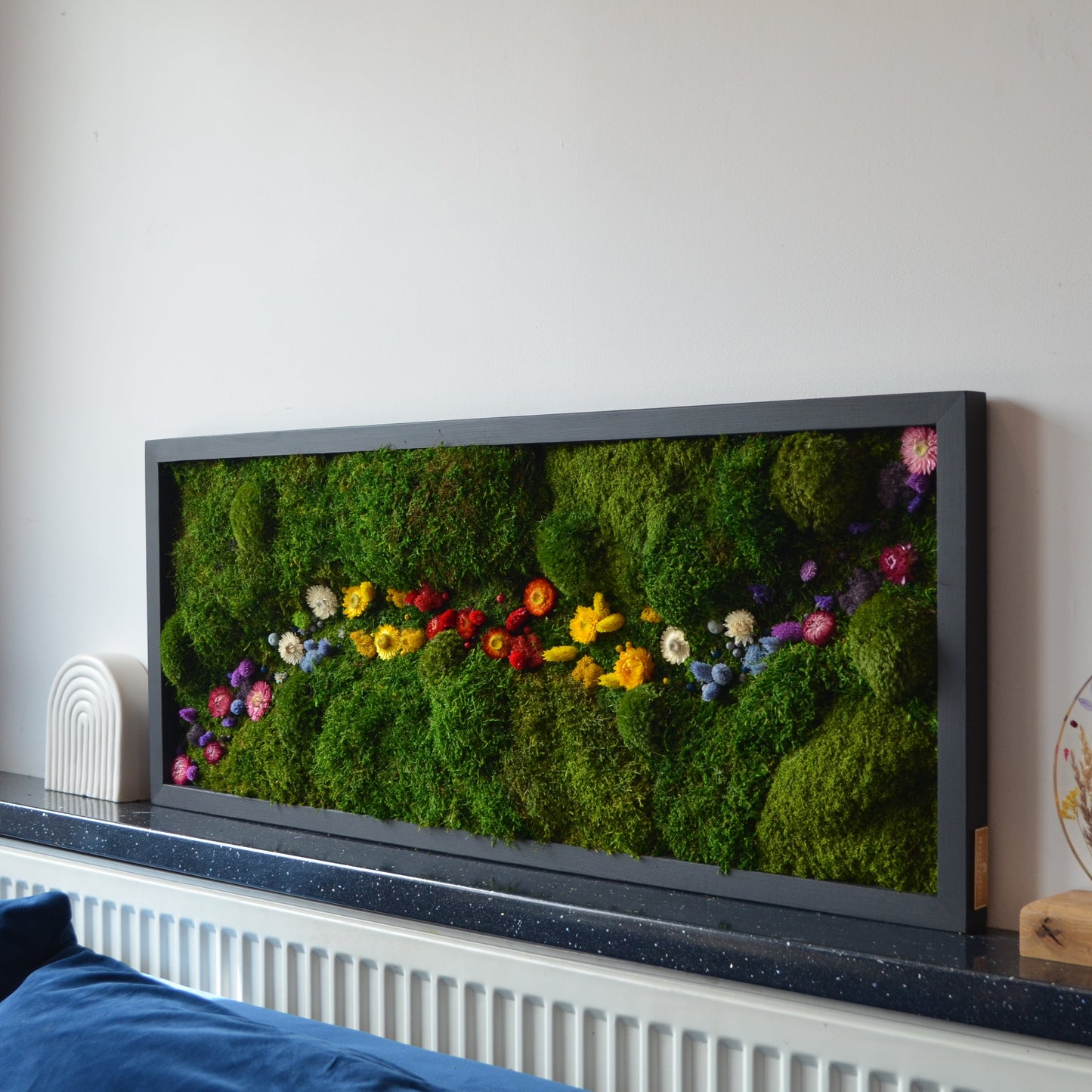 Obraz z mchu płaskiego i kwiatów stabilizowanych | BLOOM ART