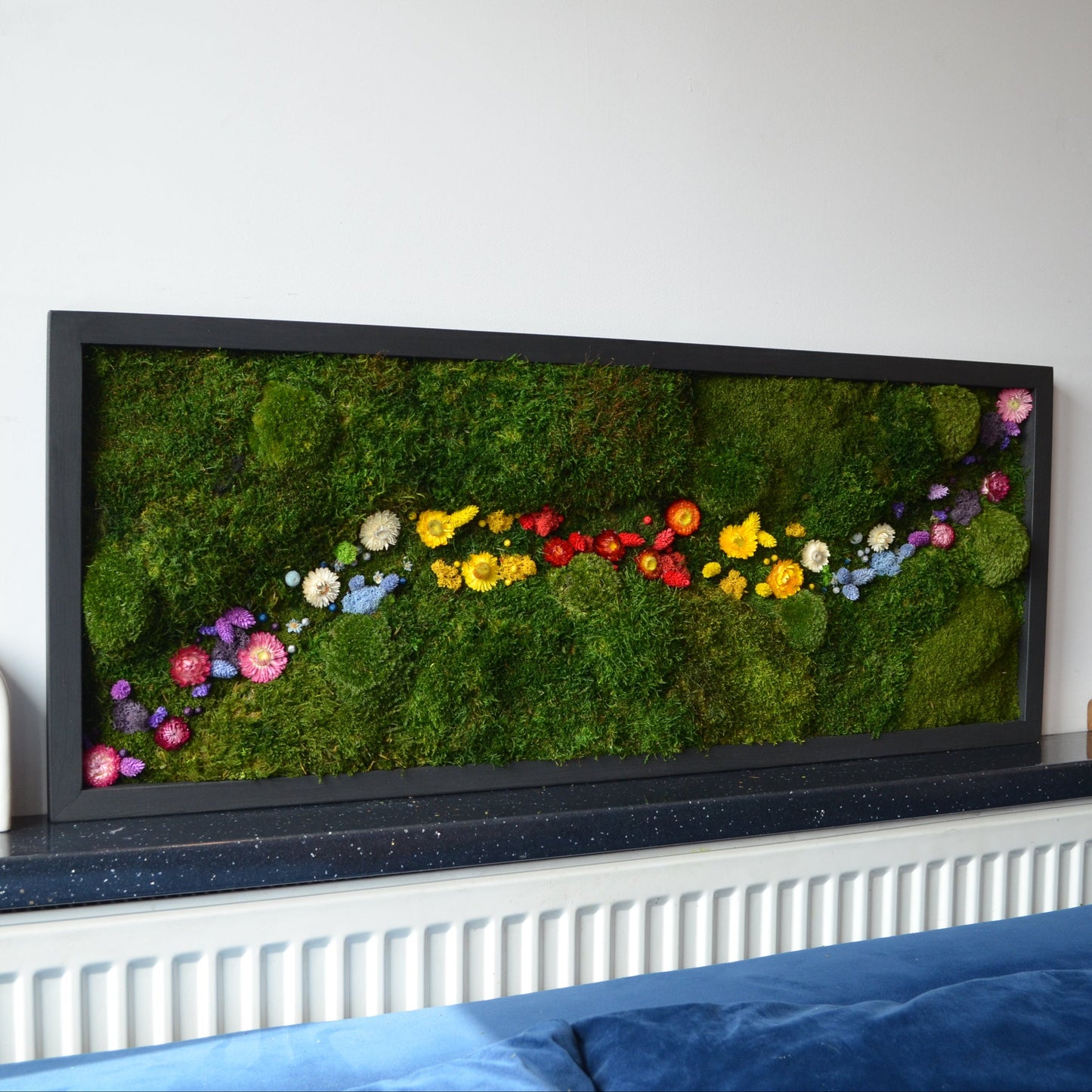 Obraz z mchu płaskiego i kwiatów stabilizowanych | BLOOM ART